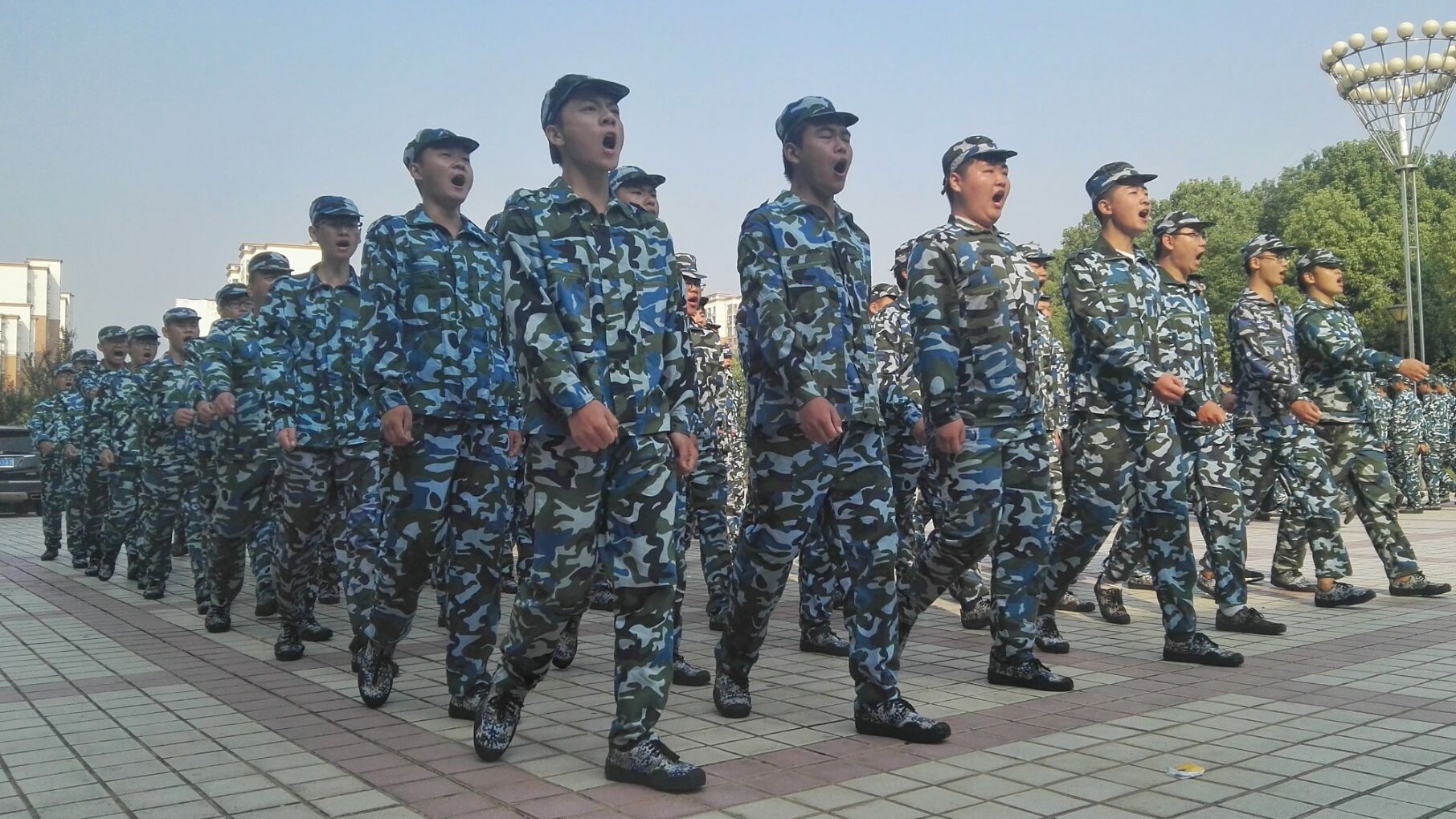 新生军训汇演3.jpg 新生军训汇演3.jpg